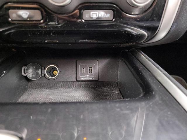 Photo of 2019 Gray Nissan Pathfinder