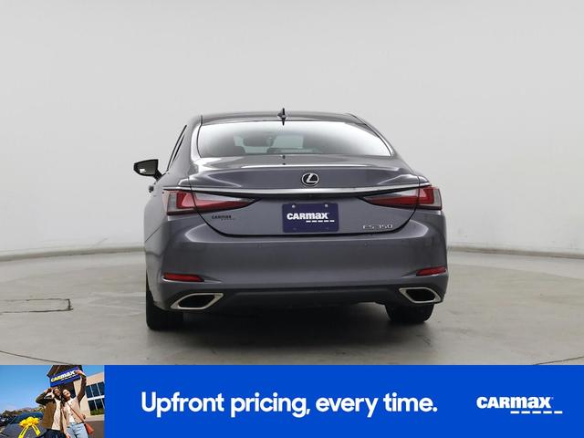 Photo of 2019 Gray Lexus ES 350