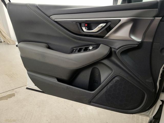 Photo of 2020 White Subaru Outback