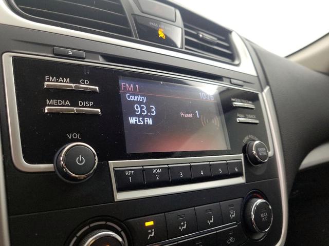 Photo of 2016 Gray Nissan Altima