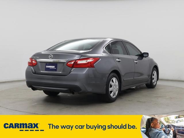 Photo of 2016 Gray Nissan Altima