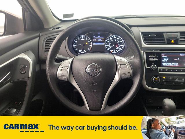 Photo of 2016 Gray Nissan Altima