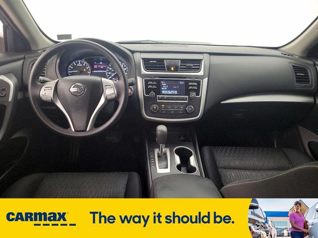 Photo of 2016 Gray Nissan Altima