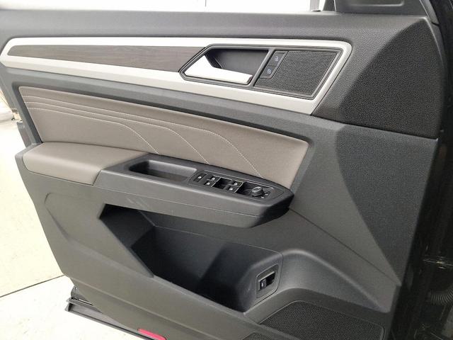 Photo of 2021 Black Volkswagen Atlas