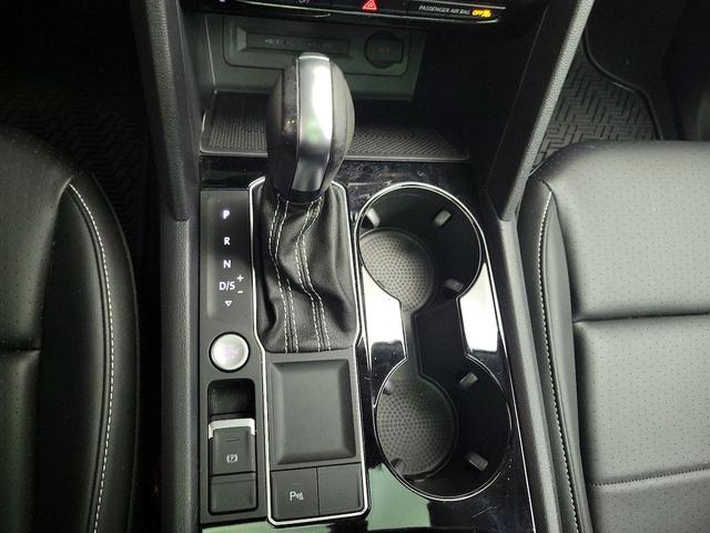 Photo of 2023 White Volkswagen Atlas