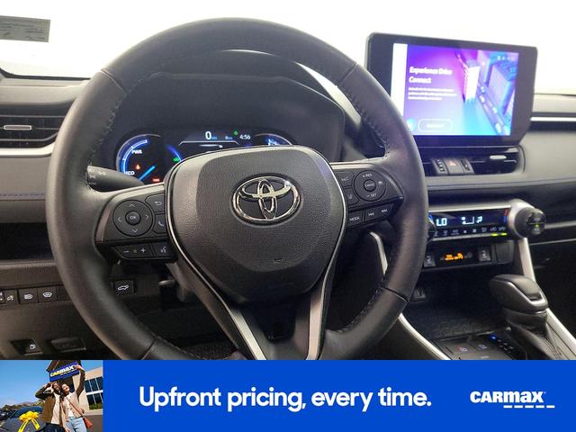 Photo of 2024 White Toyota RAV4 Hybrid
