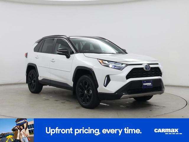 Photo of 2024 White Toyota RAV4 Hybrid