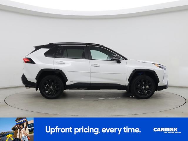Photo of 2024 White Toyota RAV4 Hybrid