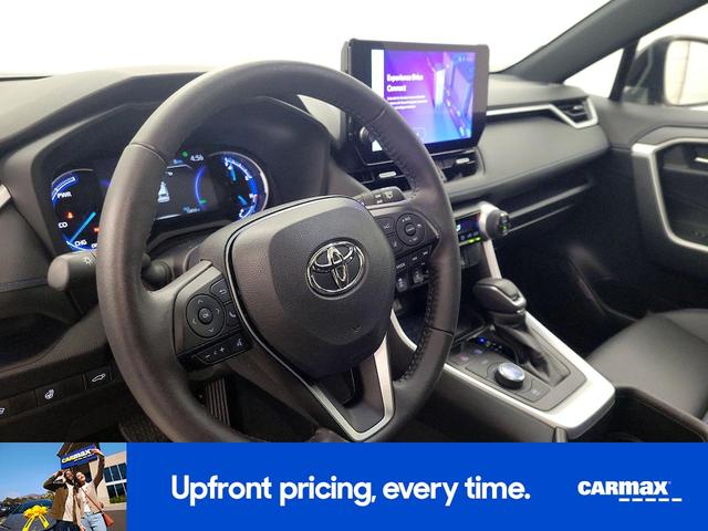 Photo of 2024 White Toyota RAV4 Hybrid