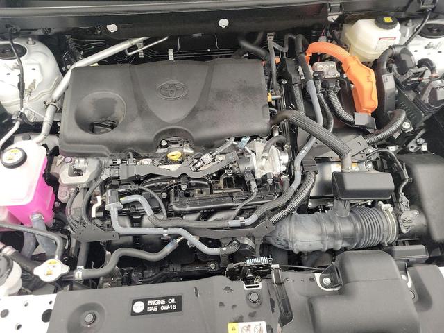 Photo of 2024 White Toyota RAV4 Hybrid
