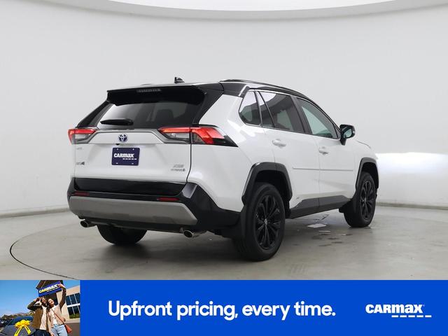 Photo of 2024 White Toyota RAV4 Hybrid
