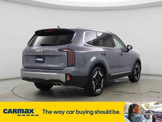 Photo of 2023 Gray Kia Telluride
