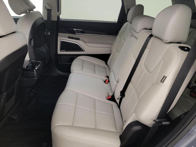 Photo of 2023 Gray Kia Telluride
