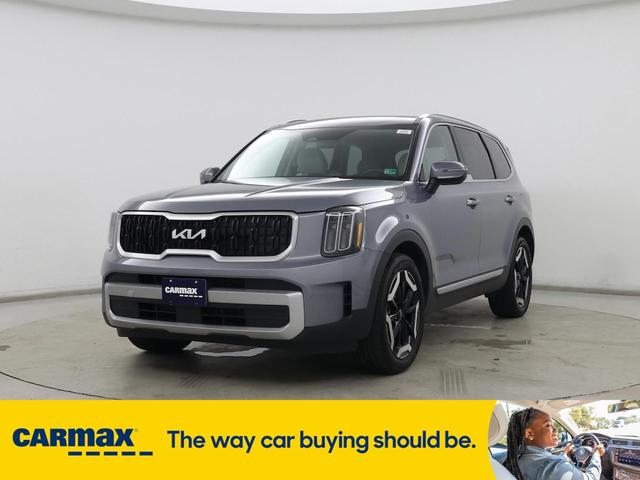 Photo of 2023 Gray Kia Telluride
