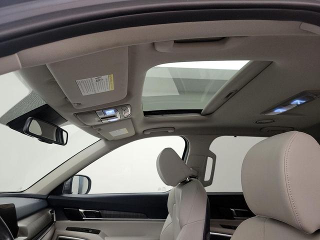 Photo of 2023 Gray Kia Telluride