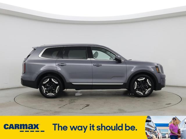Photo of 2023 Gray Kia Telluride