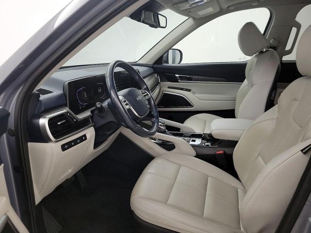 Photo of 2023 Gray Kia Telluride