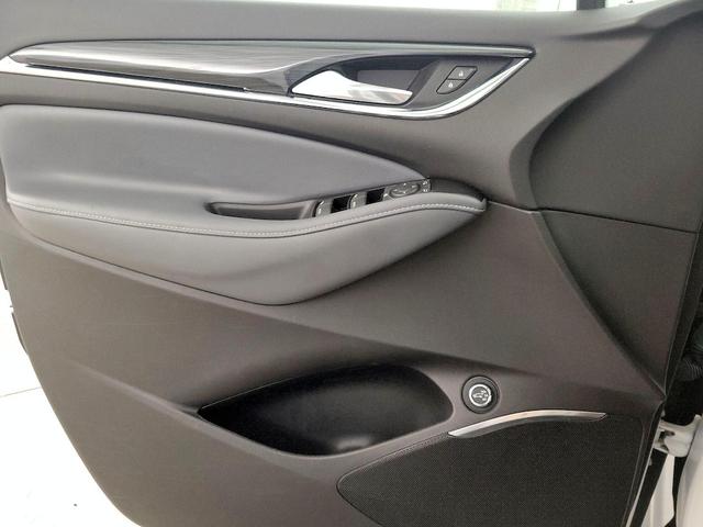 Photo of 2019 White Buick Enclave