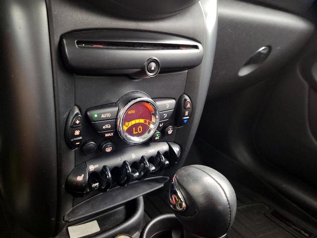 Photo of 2015 Green MINI Paceman