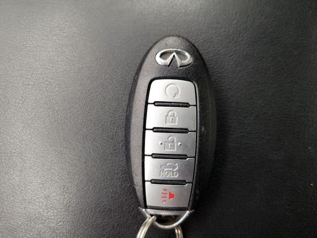 Photo of 2017 Gray INFINITI Q50