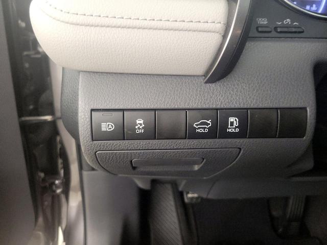 Photo of 2019 Gray Toyota Camry