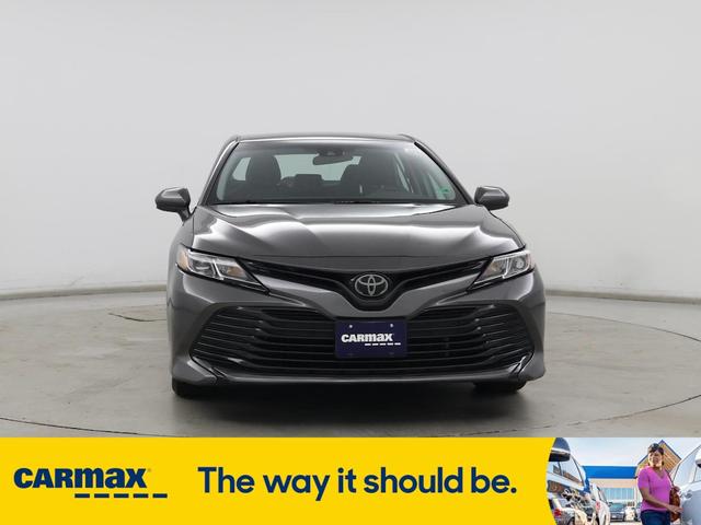 Photo of 2019 Gray Toyota Camry
