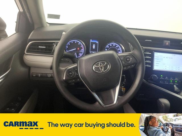 Photo of 2019 Gray Toyota Camry