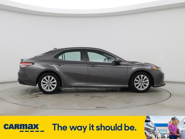 Photo of 2019 Gray Toyota Camry