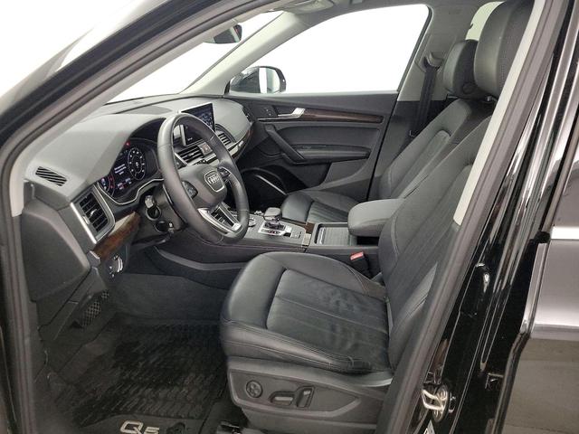 Photo of 2019 Black Audi Q5