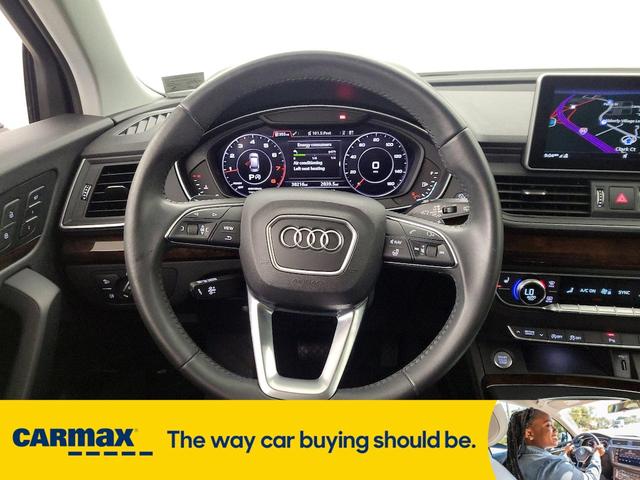 Photo of 2019 Black Audi Q5
