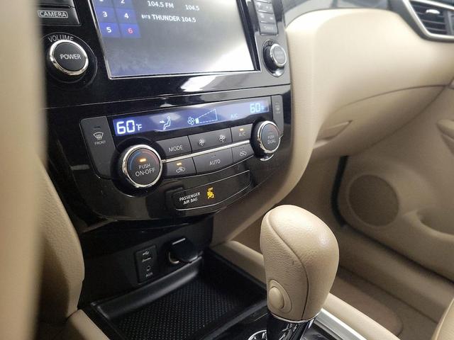 Photo of 2014 Green Nissan Rogue