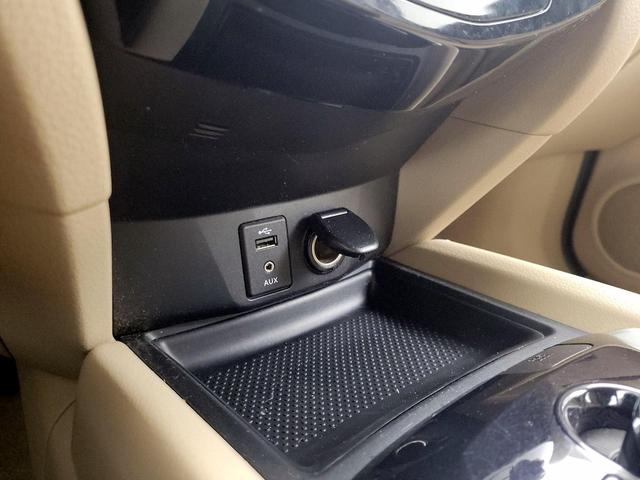Photo of 2014 Green Nissan Rogue