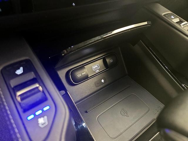 Photo of 2022 Green Kia Telluride