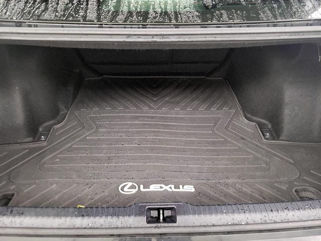 Photo of 2022 Black Lexus IS 350