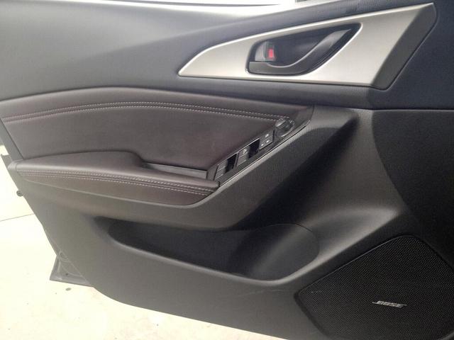Photo of 2018 Gray Mazda Mazda3