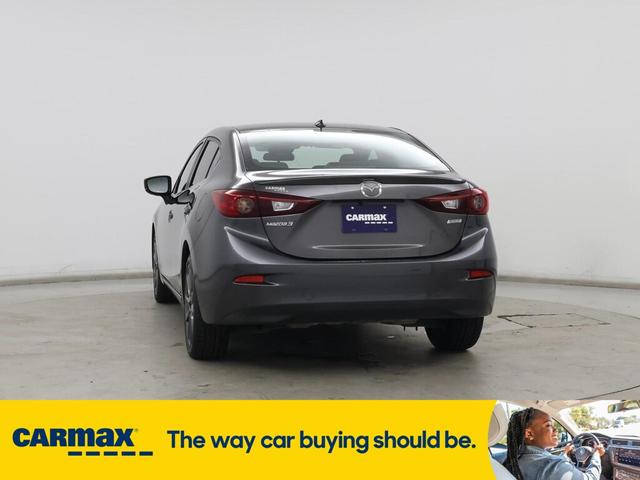 Photo of 2018 Gray Mazda Mazda3