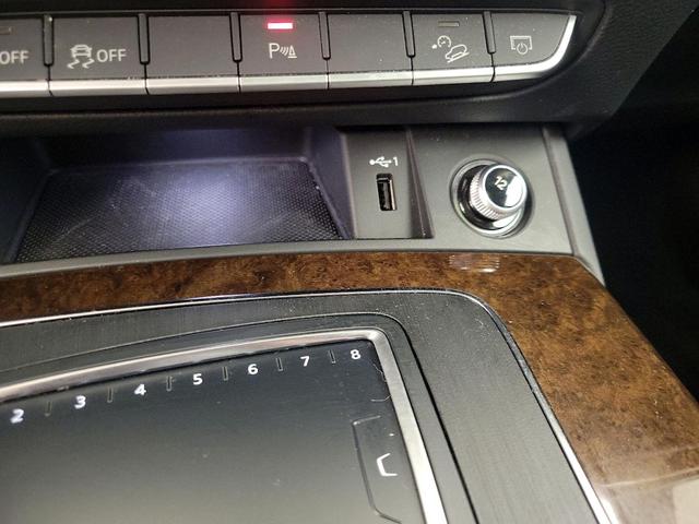 Photo of 2019 White Audi Q5