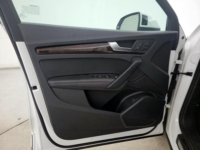 Photo of 2019 White Audi Q5