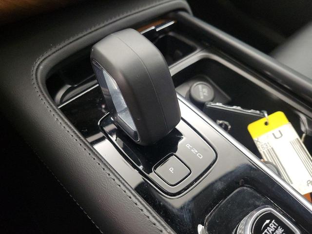Photo of 2023 Blue Volvo XC90