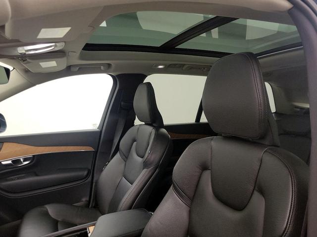 Photo of 2023 Blue Volvo XC90