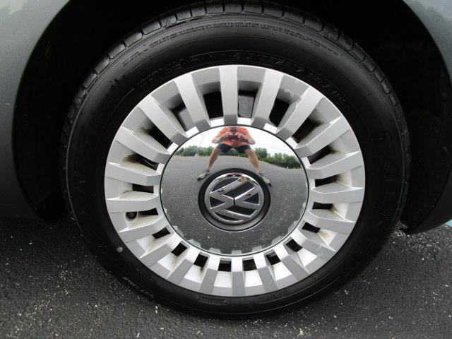 Photo of 2016 Platinum Gray Metallic/Black Roof Volkswagen Beetle