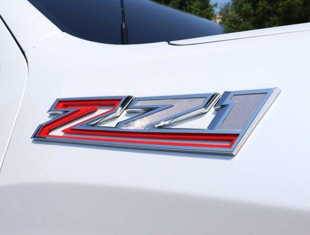 Photo of 2022 Iridescent Pearl Tricoat Chevrolet Silverado 1500
