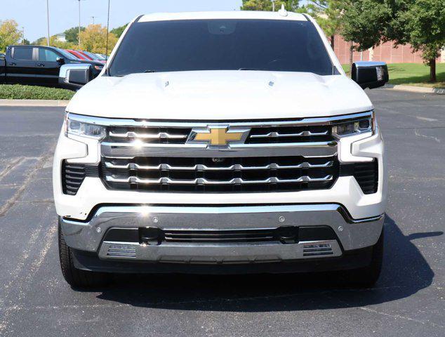 Photo of 2022 Iridescent Pearl Tricoat Chevrolet Silverado 1500