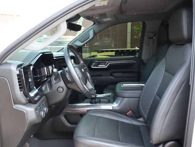 Photo of 2022 Iridescent Pearl Tricoat Chevrolet Silverado 1500