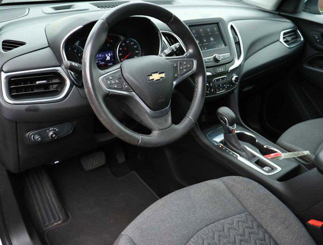 Photo of 2022 Silver Ice Metallic Chevrolet Equinox