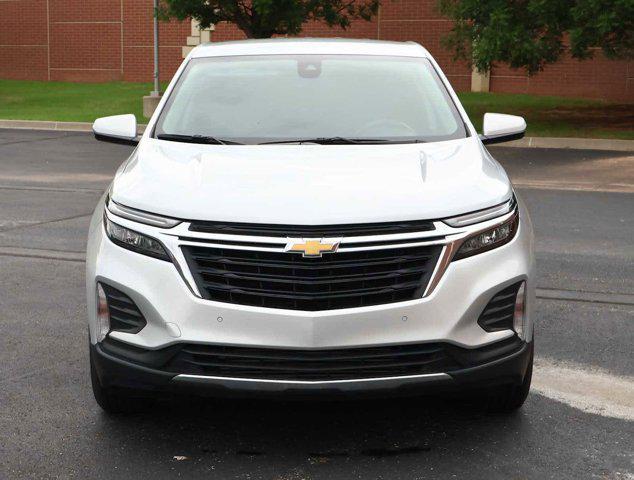 Photo of 2022 Silver Ice Metallic Chevrolet Equinox