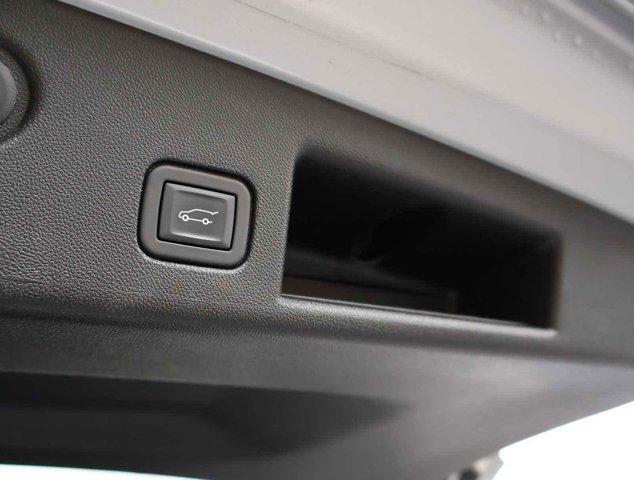 Photo of 2022 Silver Ice Metallic Chevrolet Equinox