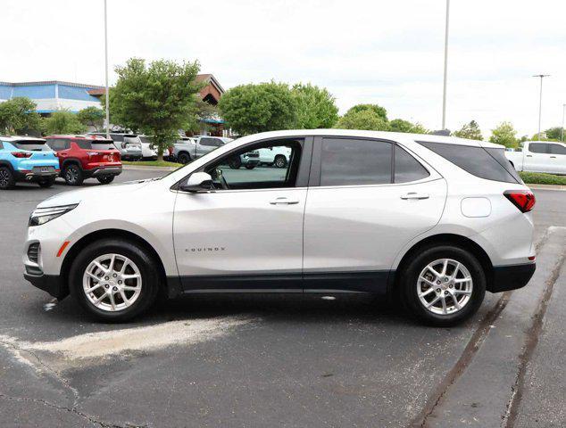 Photo of 2022 Silver Ice Metallic Chevrolet Equinox