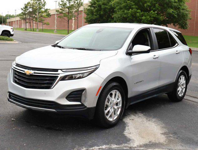 Photo of 2022 Silver Ice Metallic Chevrolet Equinox