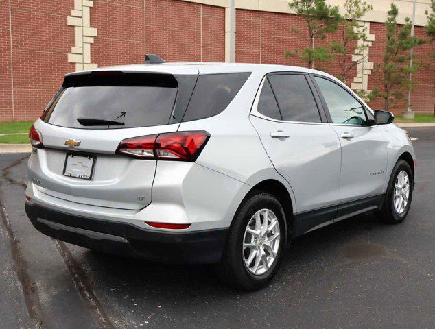 Photo of 2022 Silver Ice Metallic Chevrolet Equinox